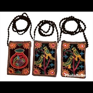 Embroidered crossbody bags! Set of 3